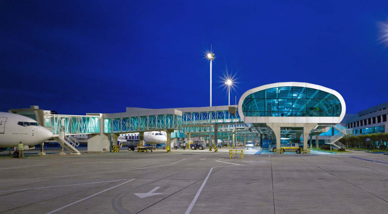 1. Aeroporty Brazilii. glavnaya