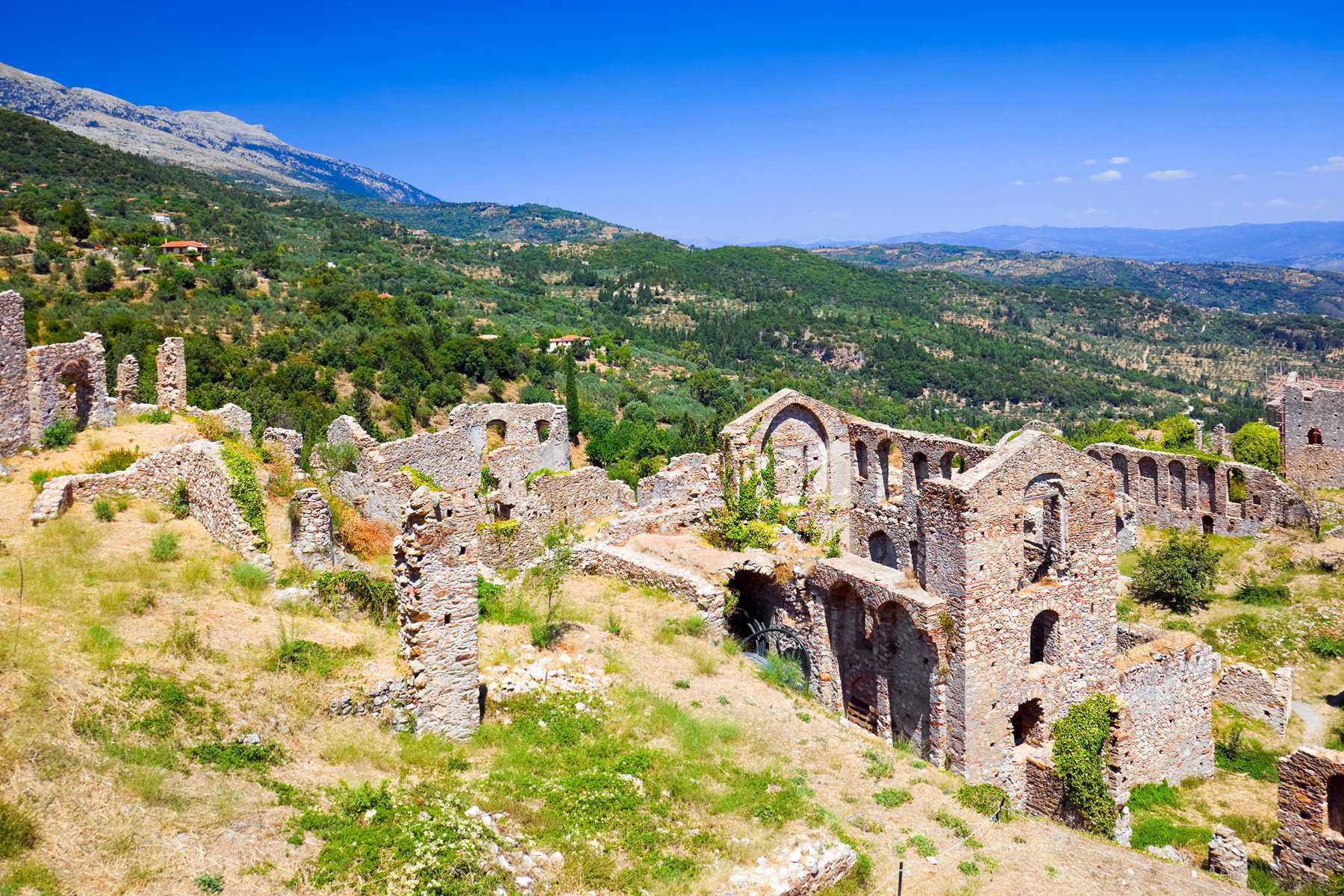 7. Таинственные деревни Манои в Пелопоннесе