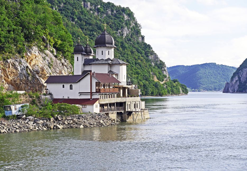 Serbia Travel Guide Hub