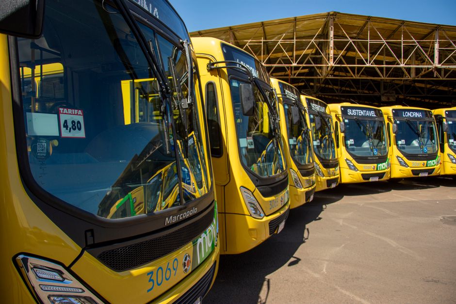 Modern public transport system in a bustling Brazilian city, showing a metro train or bus