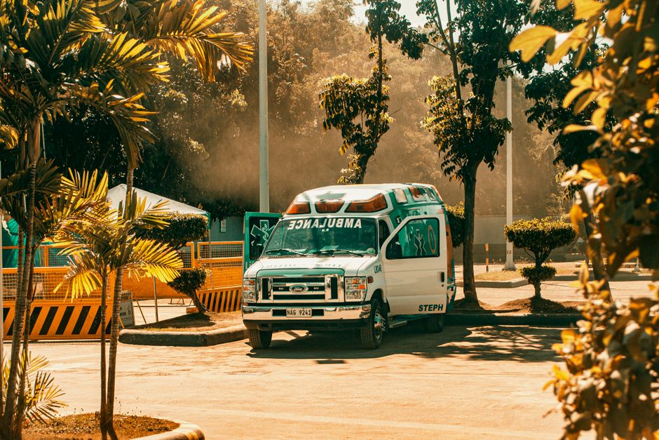 Emergency services vehicle in India, symbolizing safety and assistance for travelers.