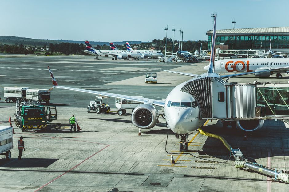 Air New Zealand plane at Auckland airport, symbolizing flight travel and potential disruptions in New Zealand