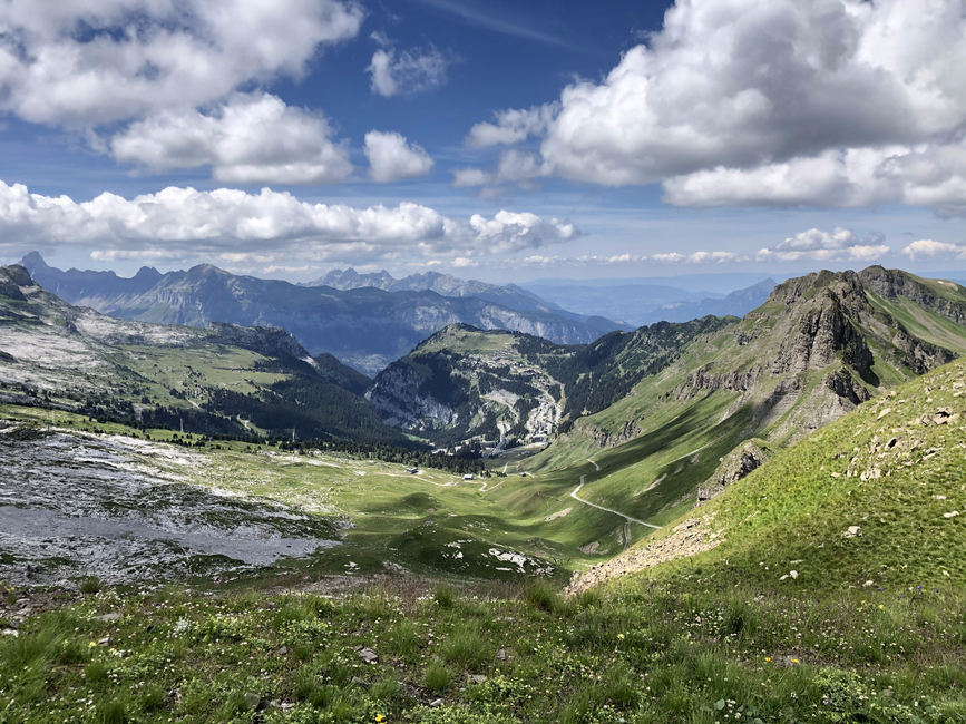 Stunning panoramic view of the Swiss Alps with clear skies, symbolizing safe and well-prepared travel to Switzerland