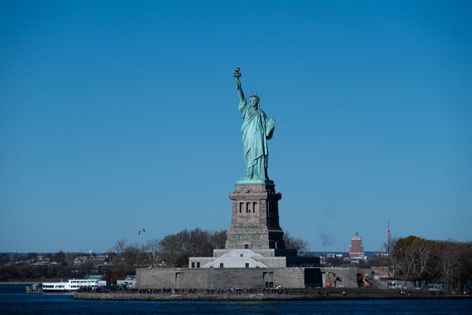 Diverse landscapes and iconic landmarks across the USA