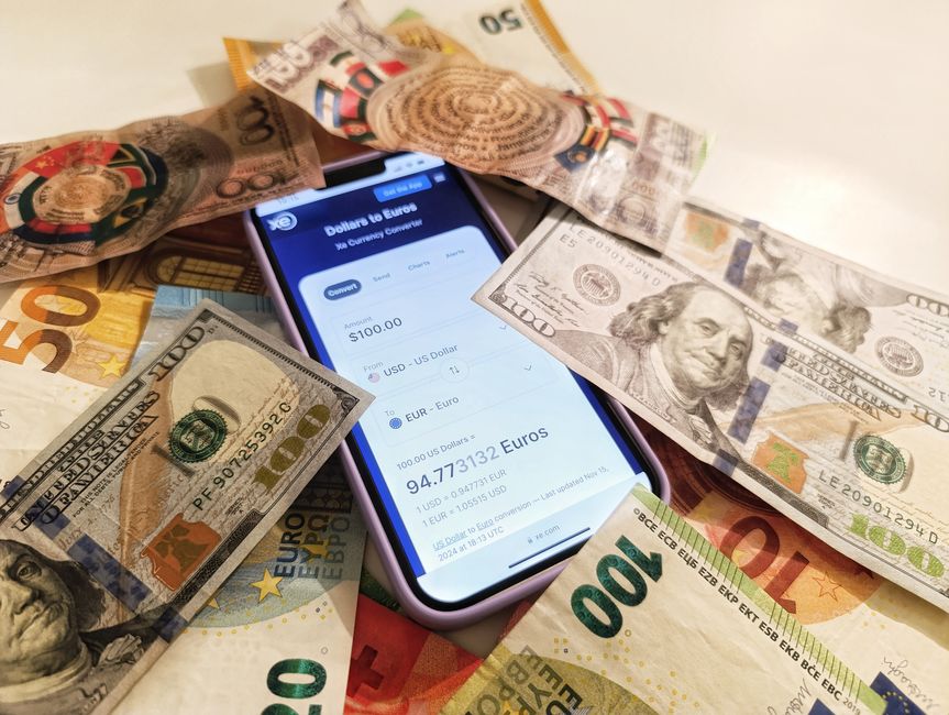 Traveler using a smartphone with a Bosnia and Herzegovina SIM card, connecting to the internet