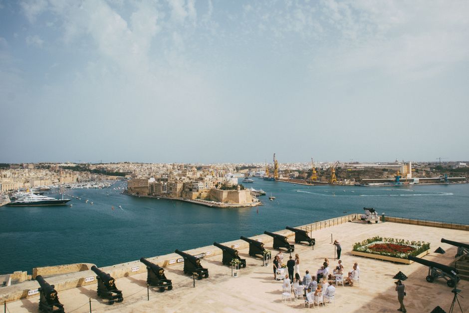 Detailed tourist map of Malta highlighting key attractions and routes