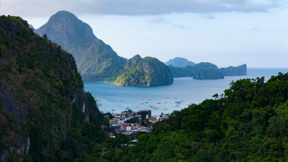 Aerial view of stunning limestone karsts and turquoise waters in El Nido, Palawan, Philippines